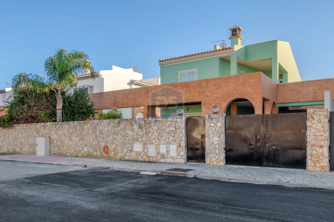 Moradia T4 para Venda em Almancil Foto 43