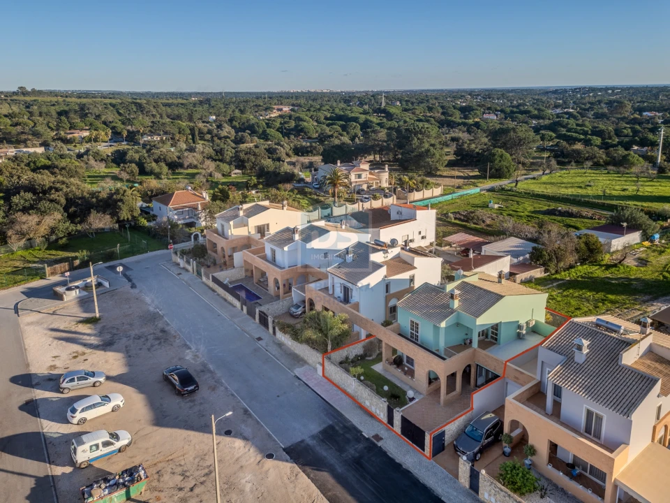 Moradia T4 para Venda em Almancil Foto 44