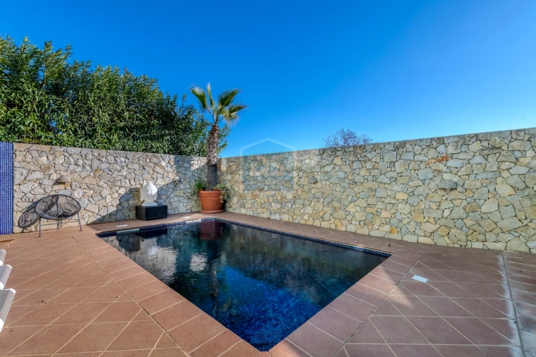 Moradia T4 para Venda em Almancil Foto 4