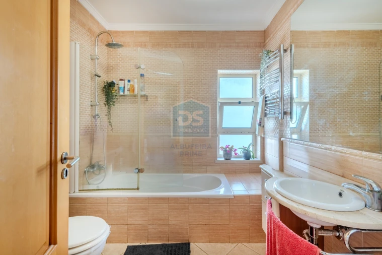 Moradia T4 para Venda em Almancil Foto 30