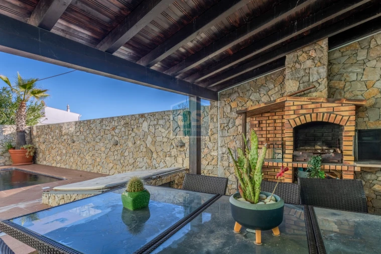 Moradia T4 para Venda em Almancil Foto 2