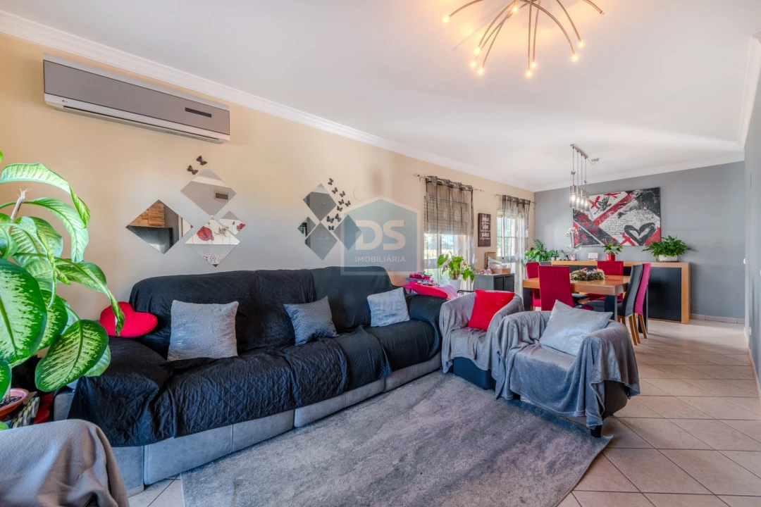 Moradia T4 para Venda em Almancil Foto 7