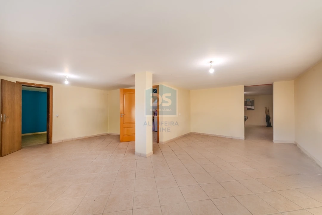 Moradia T4 para Venda em Almancil Foto 31