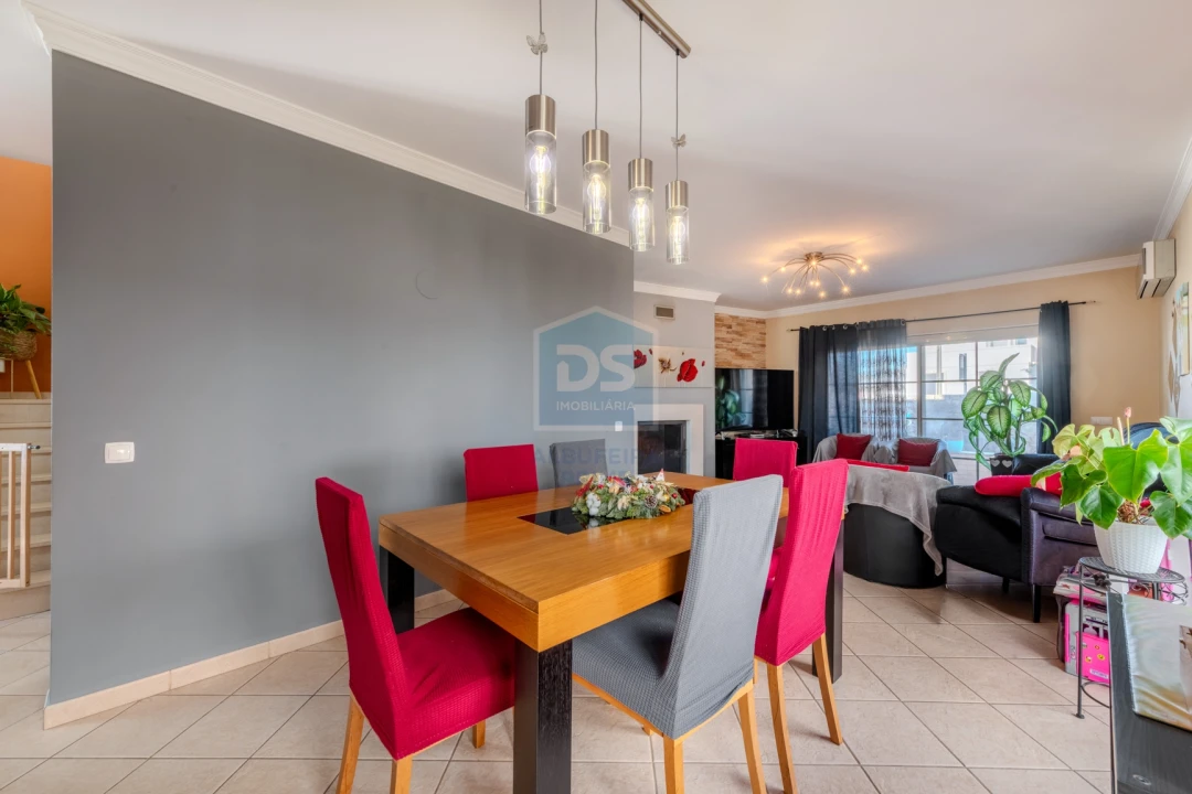 Moradia T4 para Venda em Almancil Foto 10