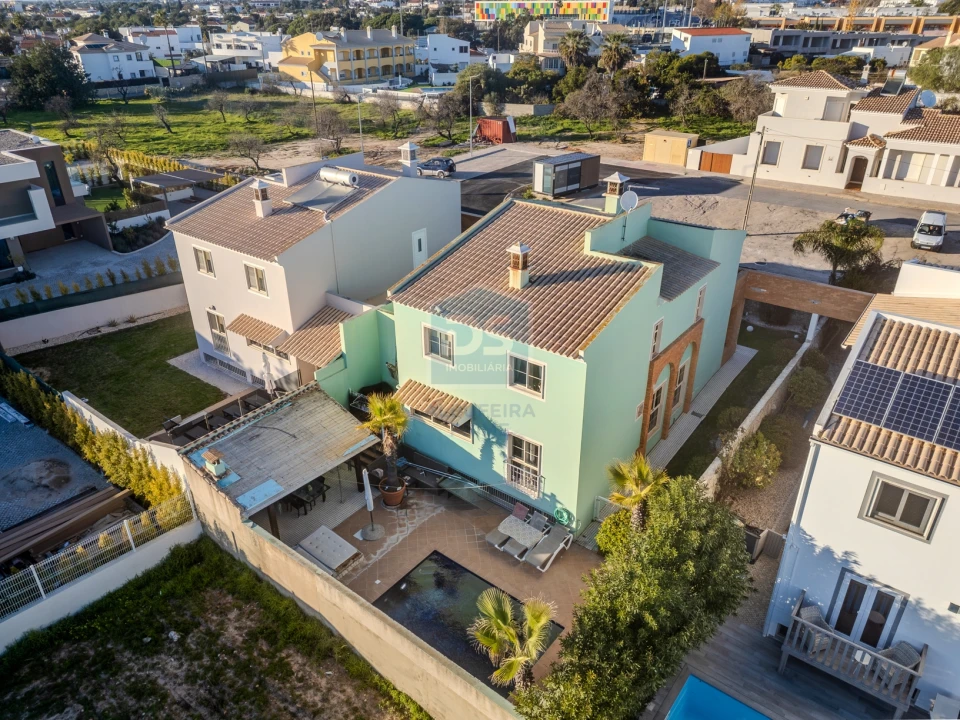 Moradia T4 para Venda em Almancil Foto 5