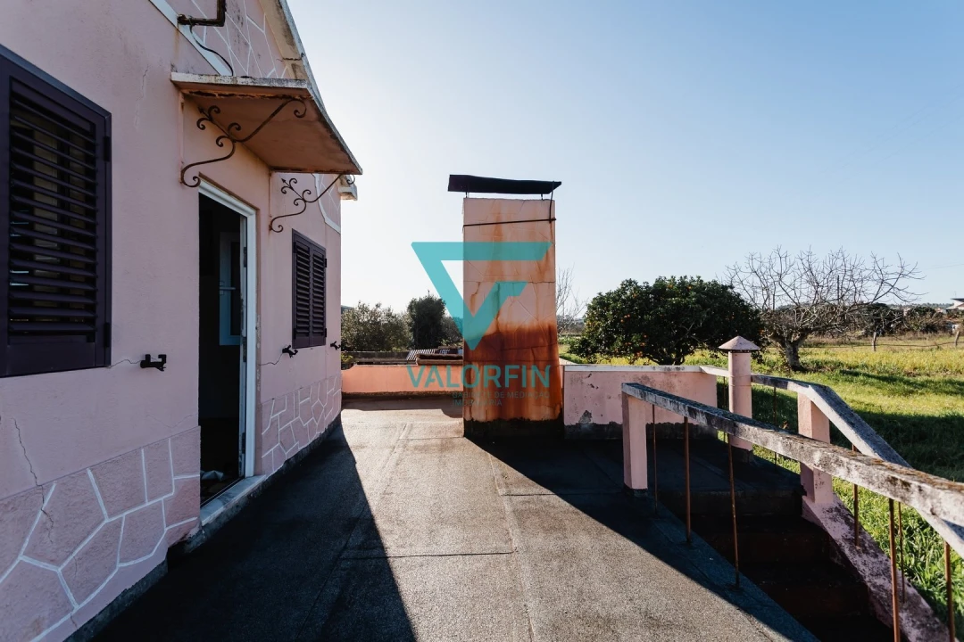 Moradia T3 para Venda em Alqueidão Foto 4