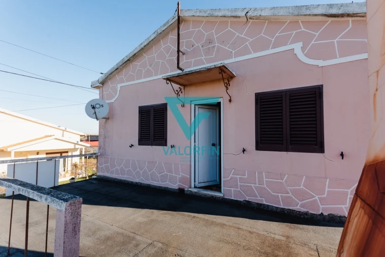 Moradia T3 para Venda em Alqueidão Foto 3