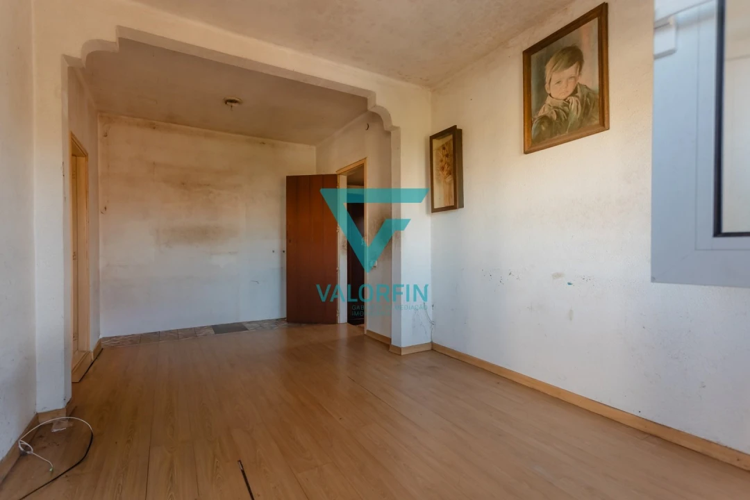 Moradia T3 para Venda em Alqueidão Foto 5