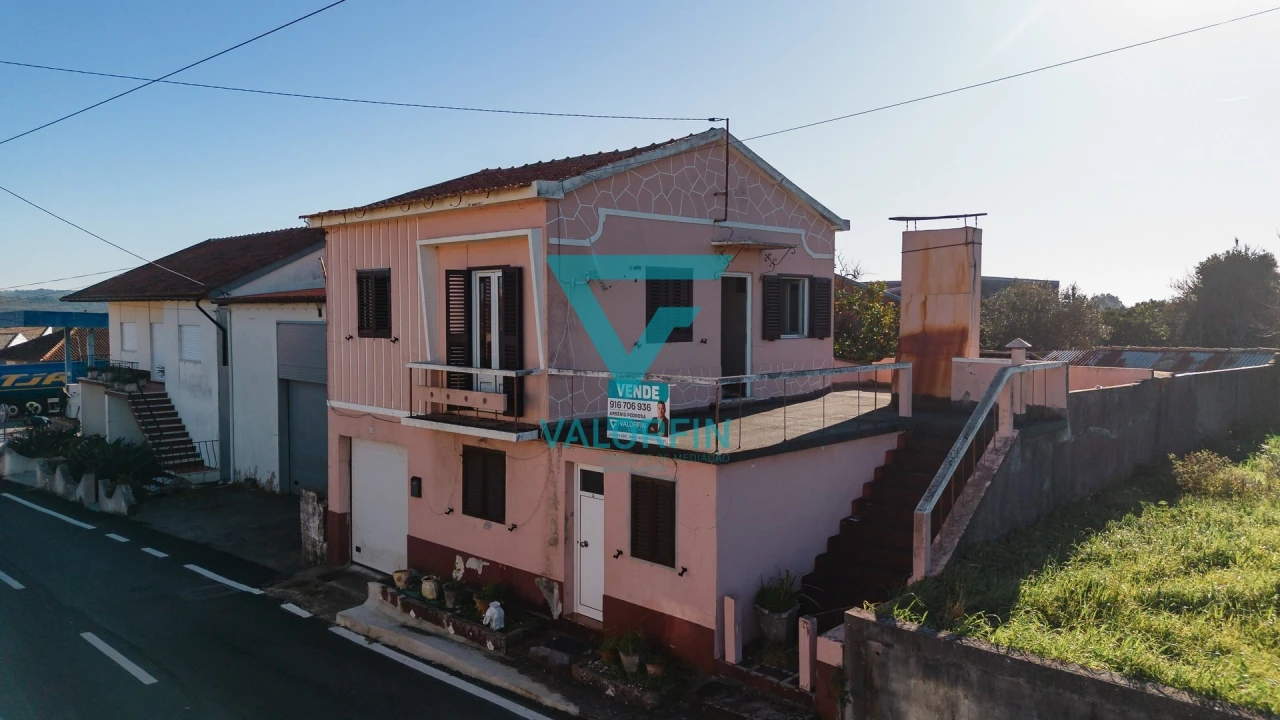 Moradia T3 para Venda em Alqueidão Foto 1