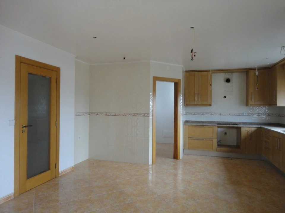 Apartamento T3 para Venda em Leiria, Pousos, Barreira e Cortes Foto 2