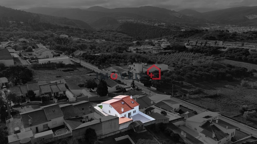 Moradia T3 para Venda em Porto de Mós - São João Baptista e São Pedro Foto 2