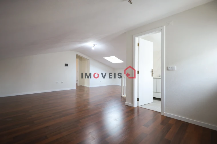 Moradia T3 para Venda em Porto de Mós - São João Baptista e São Pedro Foto 17