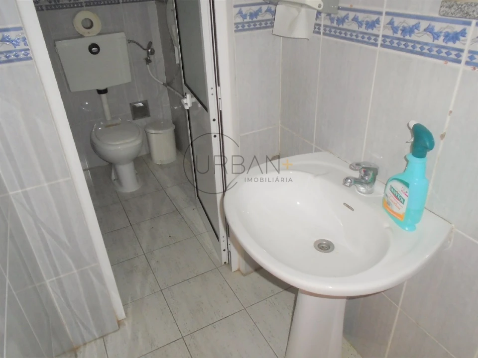 Armazém para Arrendamento em Abraveses Foto 5