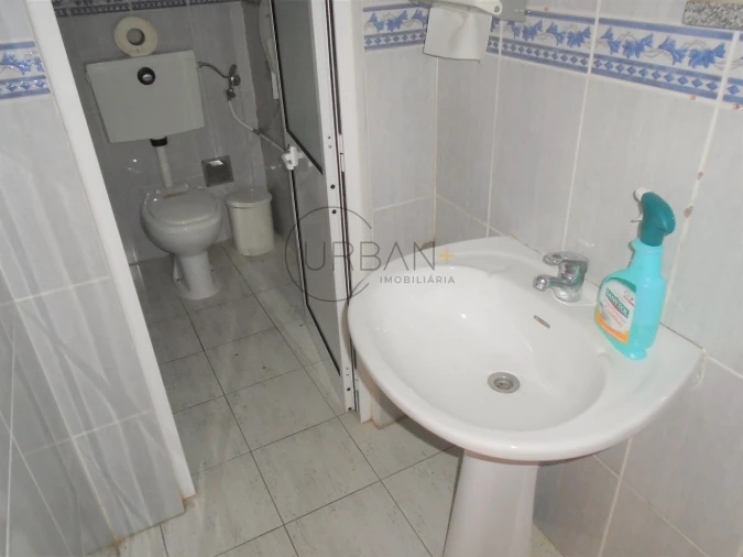 Armazém para Arrendamento em Abraveses Foto 5