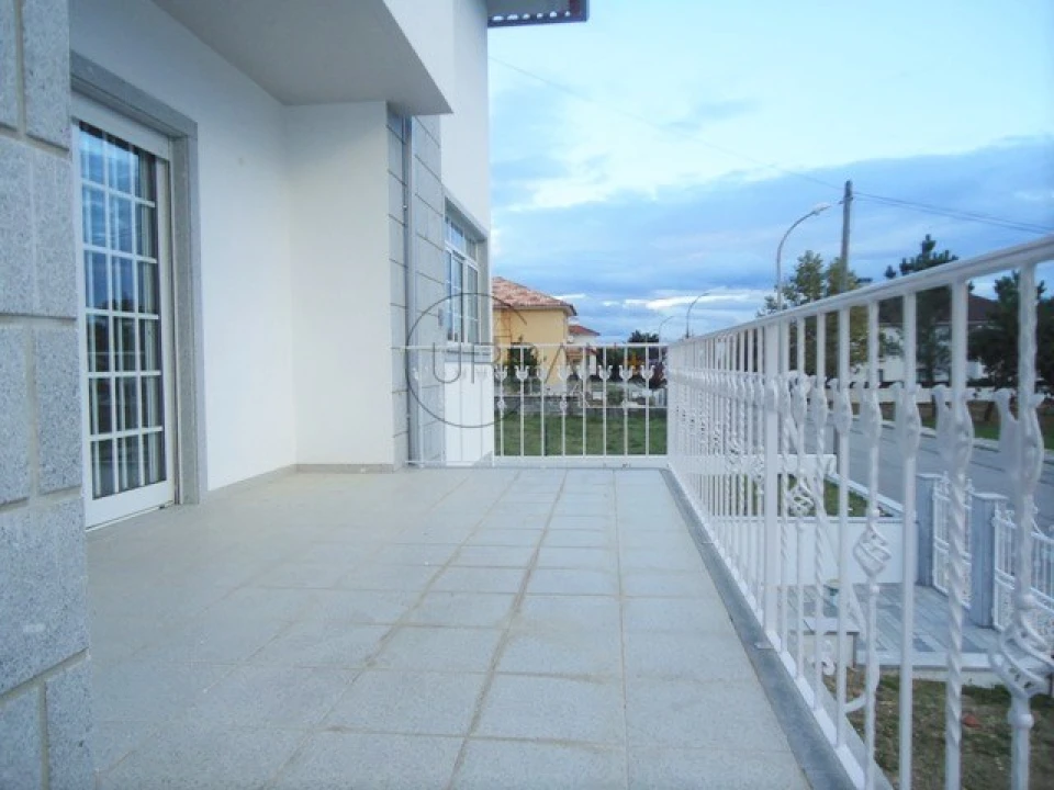 Moradia T4 para Venda em Ranhados Foto 5