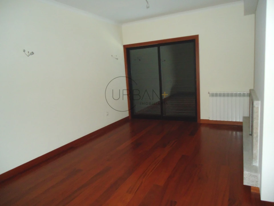 Moradia T3 para Venda em Repeses e São Salvador Foto 1