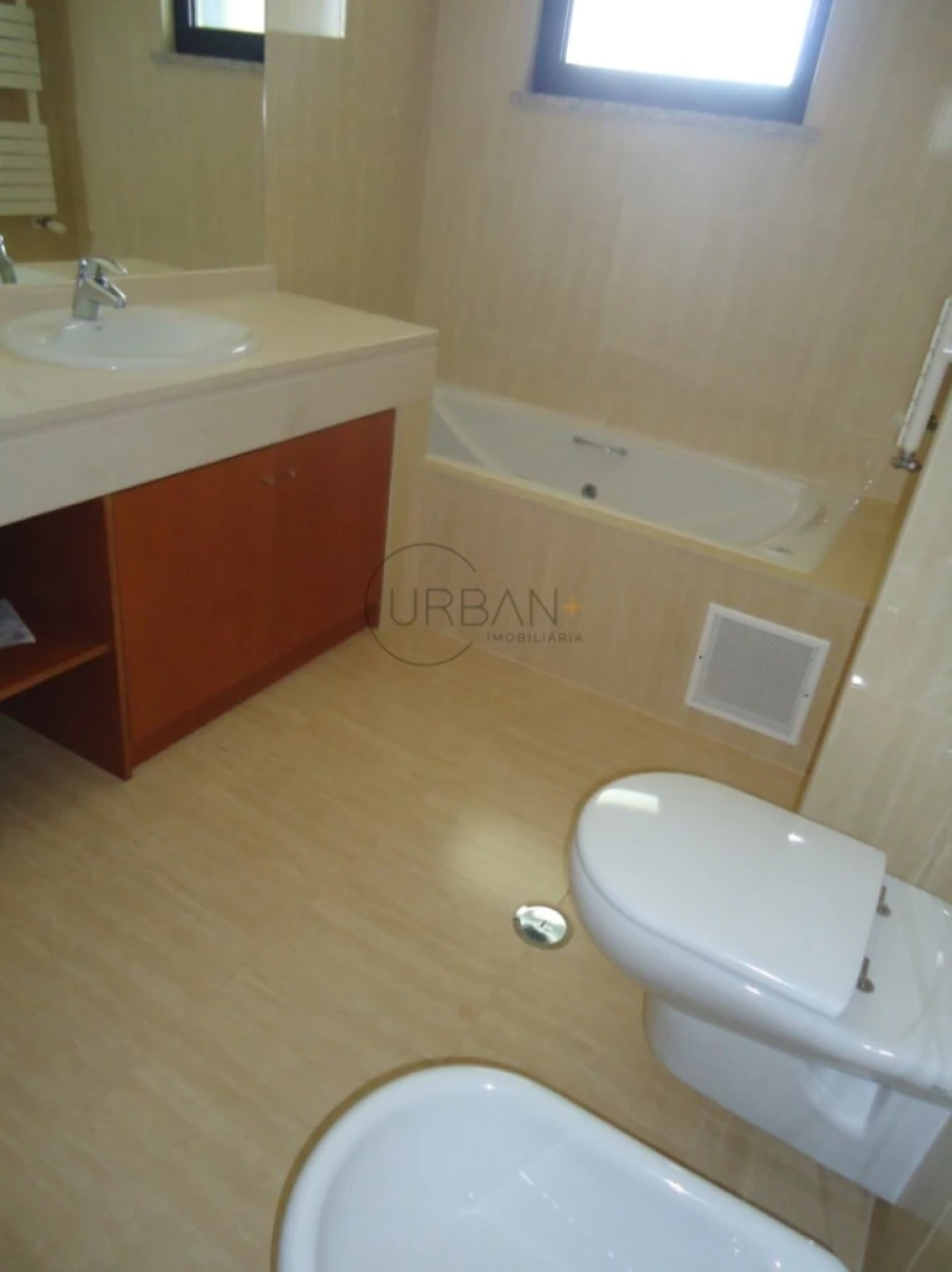 Moradia T3 para Venda em Repeses e São Salvador Foto 14