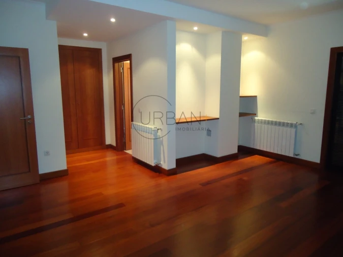 Moradia T3 para Venda em Repeses e São Salvador