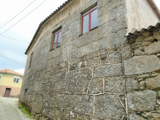 Moradia T4 para Venda em São João de Lourosa Foto 2