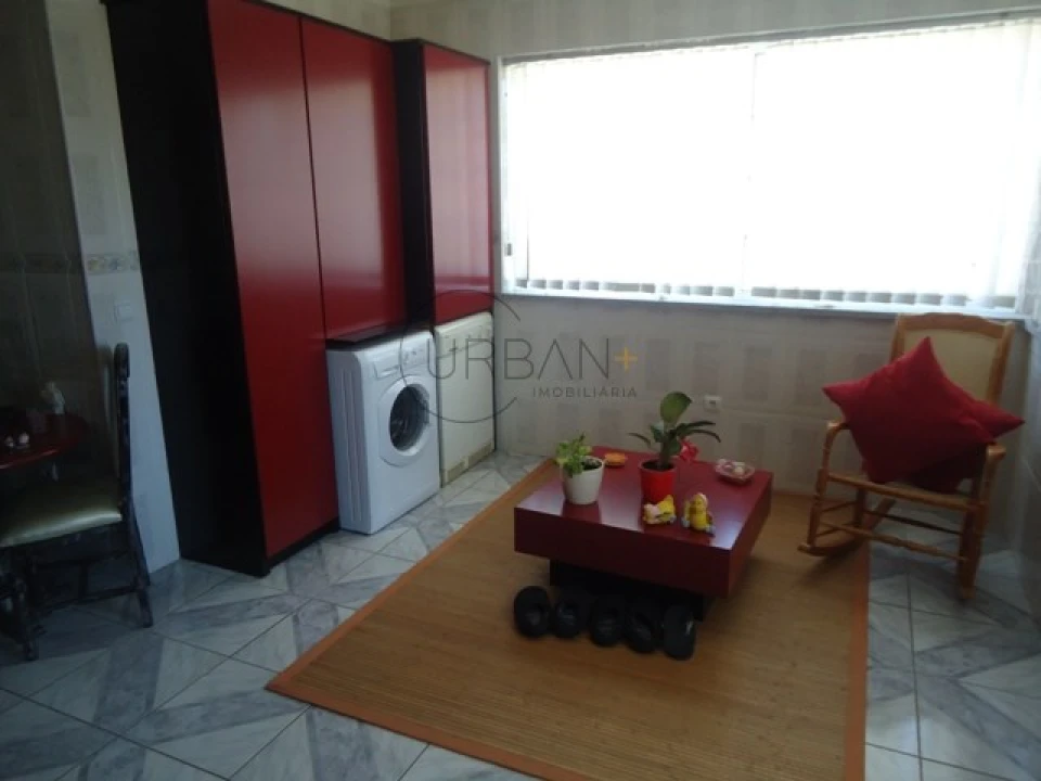 Moradia T4 para Venda em Abraveses Foto 2