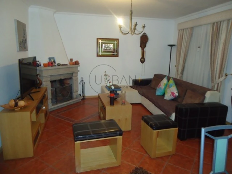 Moradia T4 para Venda em Abraveses Foto 3