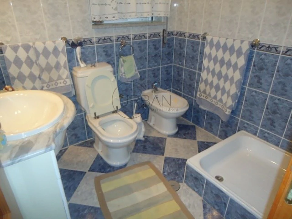 Moradia T4 para Venda em Abraveses Foto 10