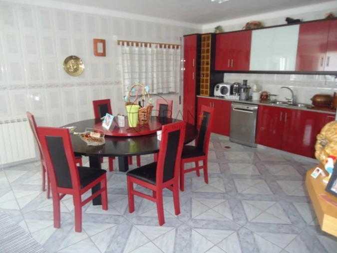 Moradia T4 para Venda em Abraveses