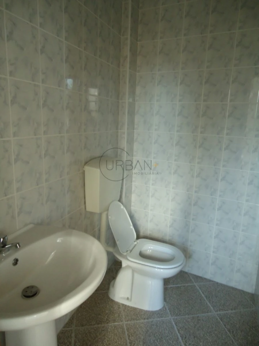 Loja para Venda em Satão Foto 3