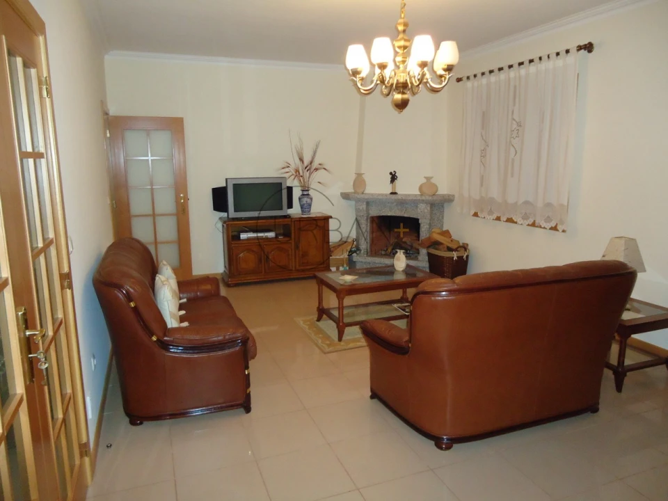 Moradia T4 para Venda em Ranhados Foto 3