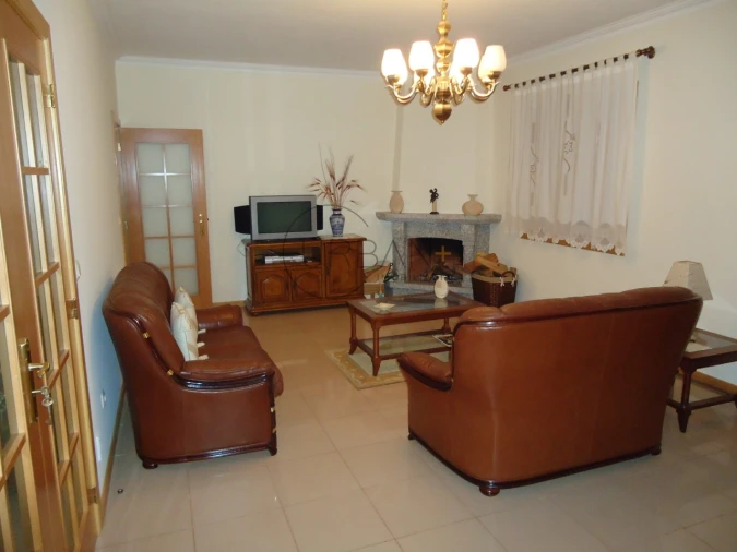 Moradia T4 para Venda em Ranhados Foto 3