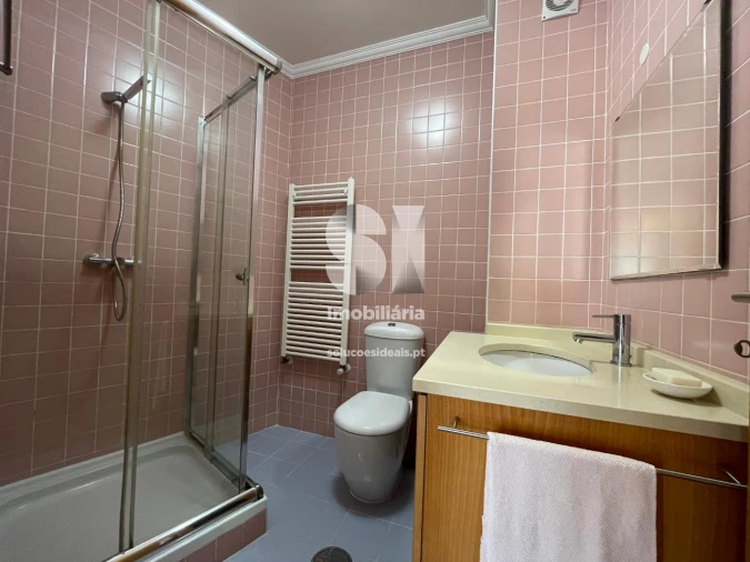 Apartamento T3 para Arrendamento em Santa Clara e Castelo Viegas Foto 23