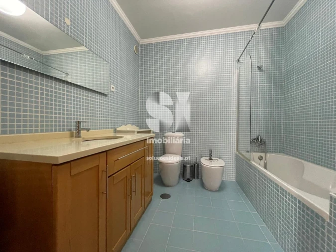 Apartamento T3 para Arrendamento em Santa Clara e Castelo Viegas Foto 22