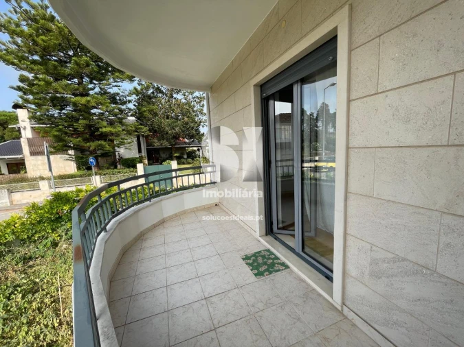 Apartamento T3 para Arrendamento em Santa Clara e Castelo Viegas Foto 13