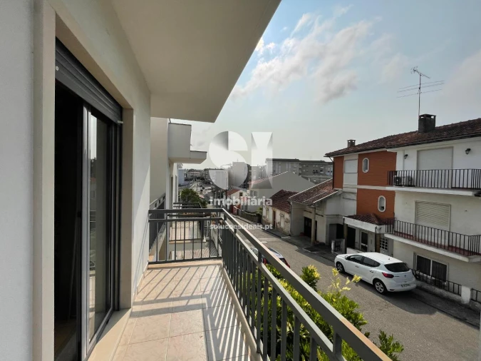 Apartamento T3 para Arrendamento em Santa Clara e Castelo Viegas Foto 8