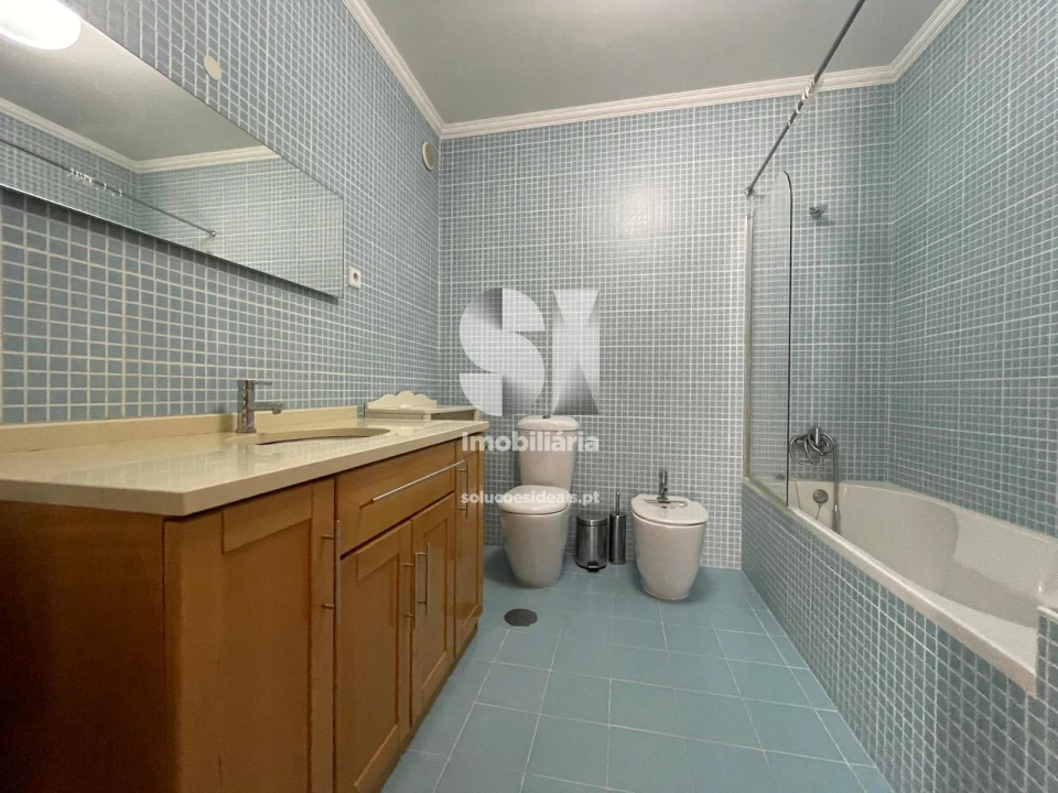 Apartamento T3 para Arrendamento em Santa Clara e Castelo Viegas Foto 22