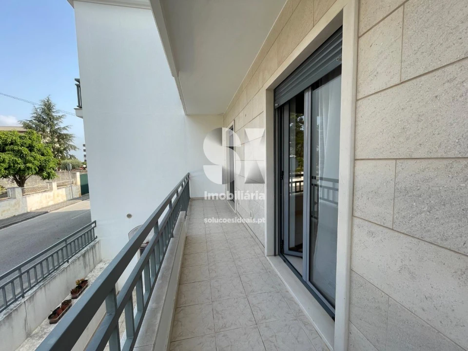 Apartamento T3 para Arrendamento em Santa Clara e Castelo Viegas Foto 18