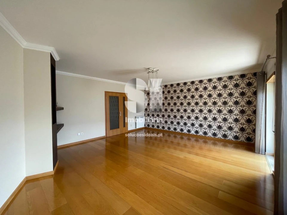 Apartamento T3 para Arrendamento em Santa Clara e Castelo Viegas Foto 4