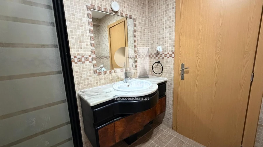 Apartamento T2 para Venda em Marinha Grande Foto 13