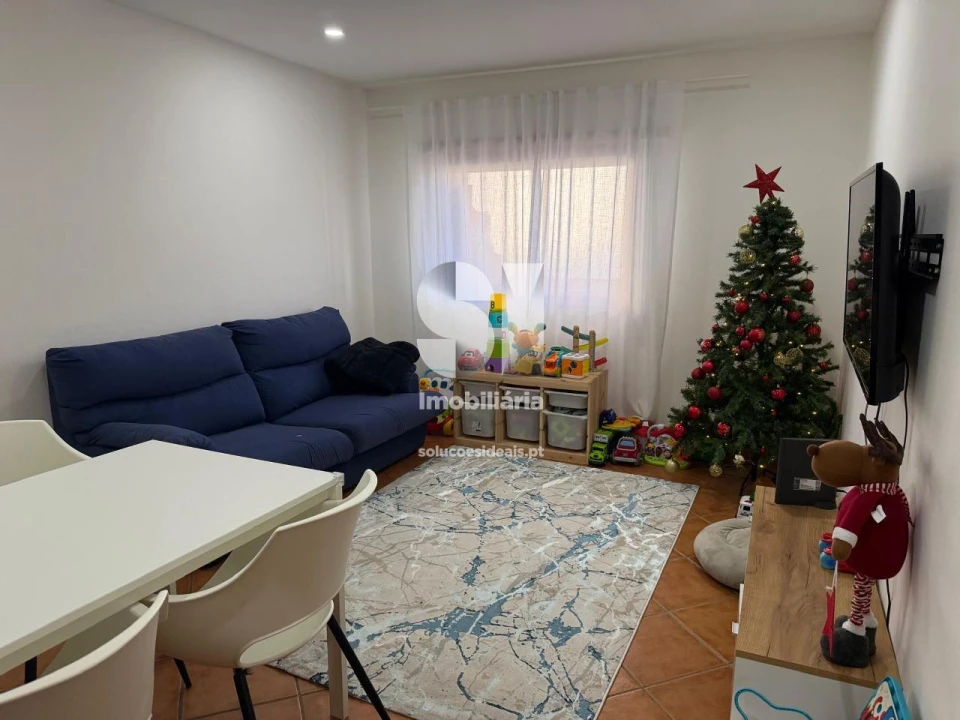 Apartamento T2 para Venda em Marinha Grande Foto 1