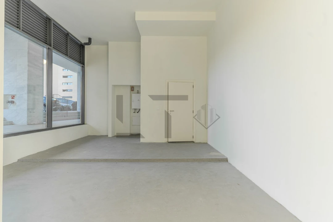 Loja para Arrendamento em Lumiar Foto 5