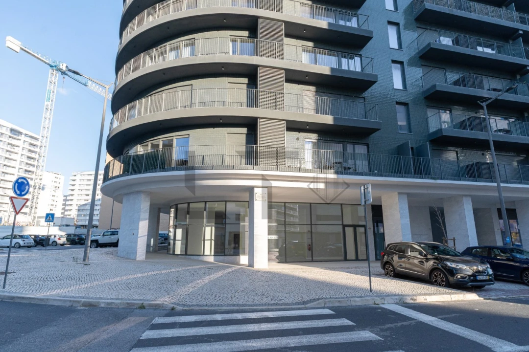 Loja para Arrendamento em Lumiar Foto 1