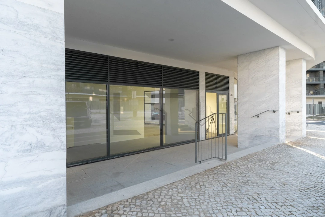 Loja para Arrendamento em Lumiar Foto 11