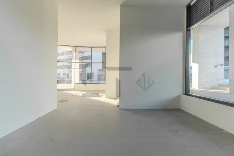 Loja para Arrendamento em Lumiar Foto 6