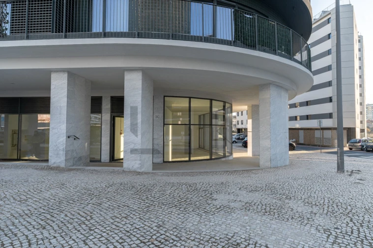 Loja para Arrendamento em Lumiar Foto 10