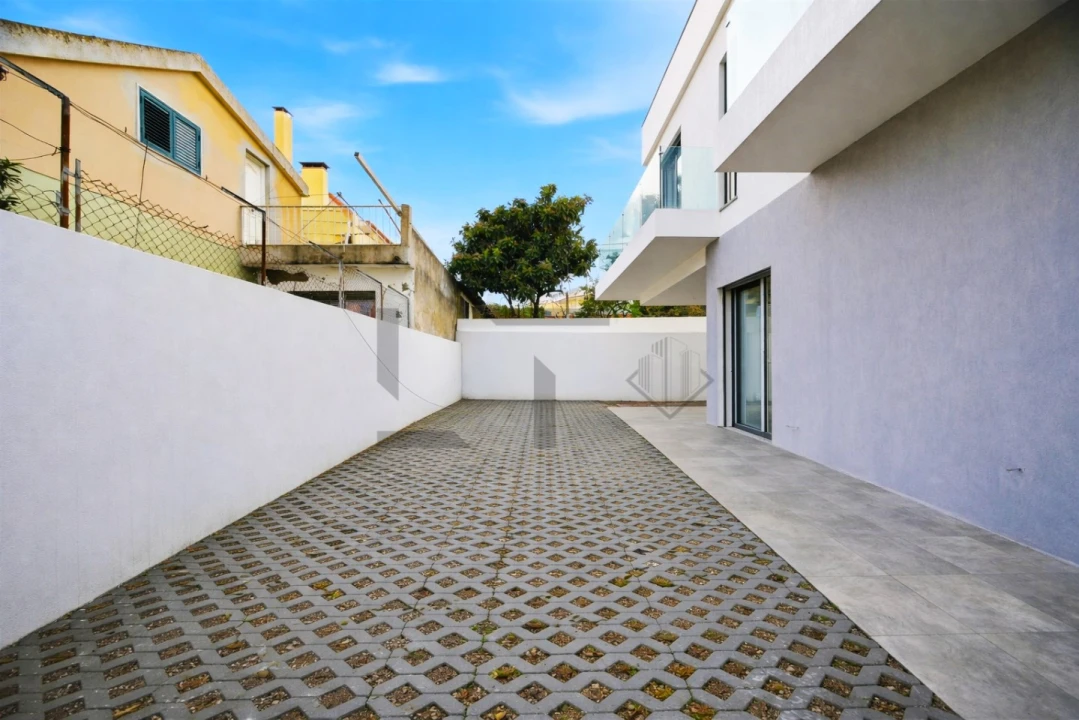 Moradia T3 para Venda em São Domingos de Rana Foto 4