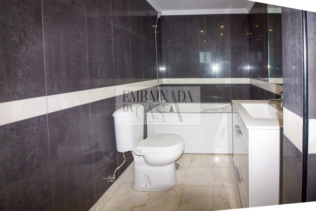 Moradia T4 para Venda em Sesimbra (Castelo) Foto 32