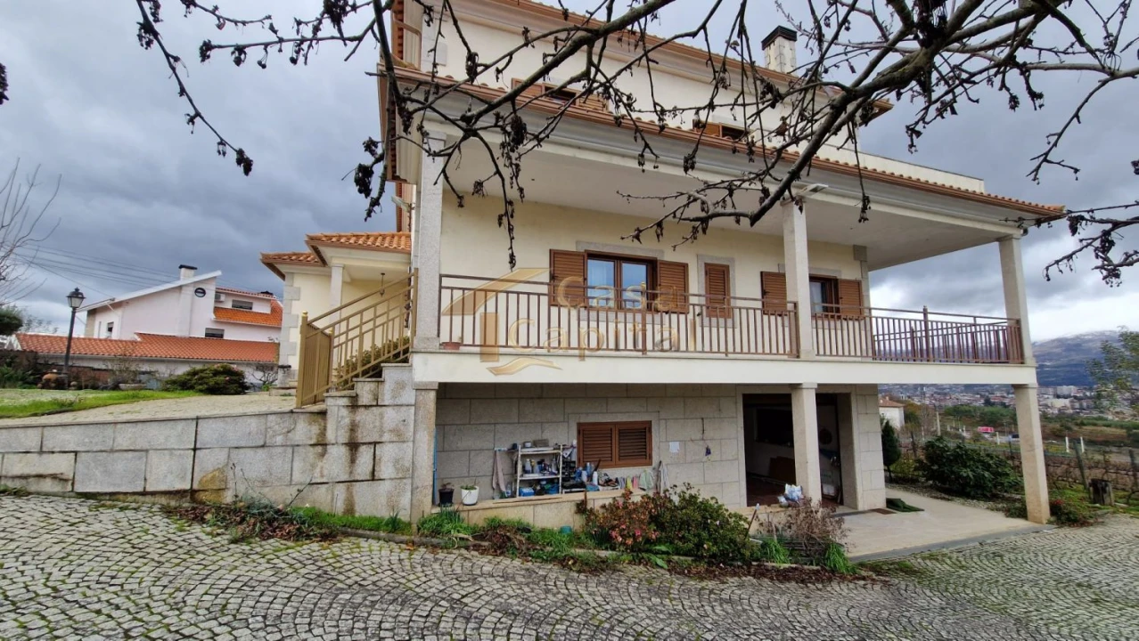 Quinta T4 para Venda em Folhadela Foto 1