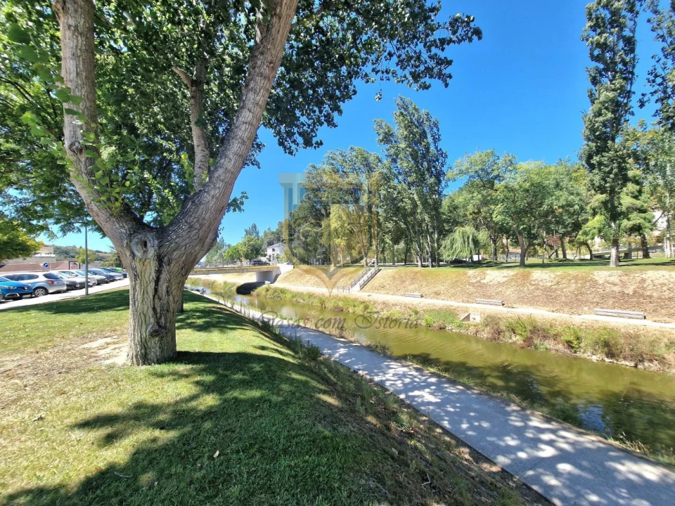 Moradia T1 para Venda em Santa Maria, São Pedro e Matacães Foto 1