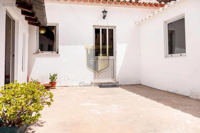 Moradia T1 para Venda em Santa Maria, São Pedro e Matacães Foto 3