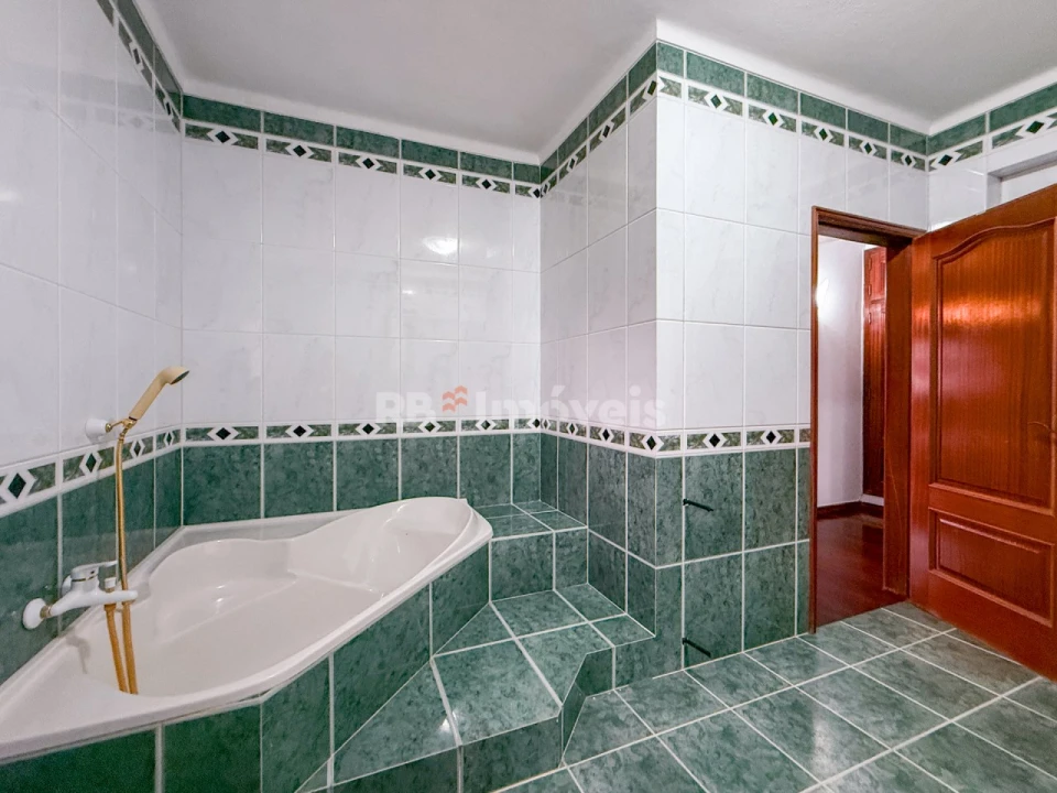 Moradia T5 para Venda em Minde Foto 16